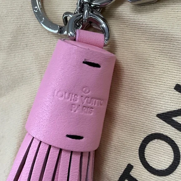 Louis Vuitton Pink Leather Tassel Key Holder - Picture 2 of 7